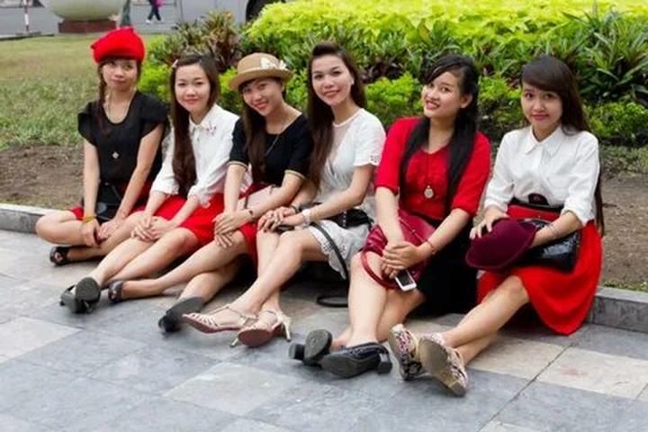Hotspot Matrix: Biến 5 kiểu áo blouse dễ “dừ” hơn thành cơ hội marketing đột phá